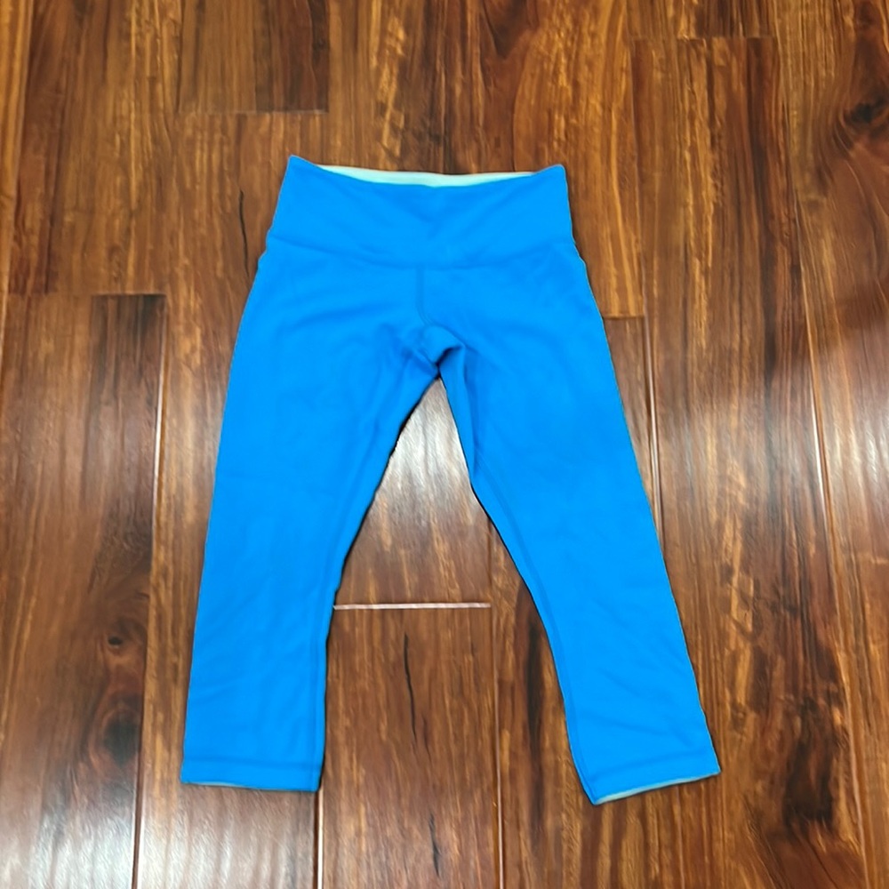 Lululemon cropped  leggings. Size 4.